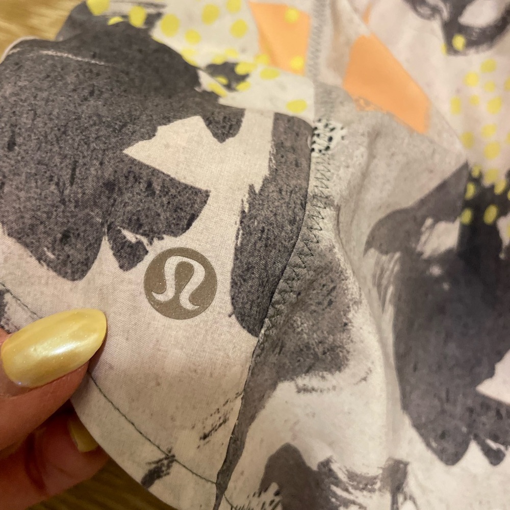lululemon athletica Abstract Print Athletic Shorts in Peach, Gray, Yellow - Picture 8 of 10